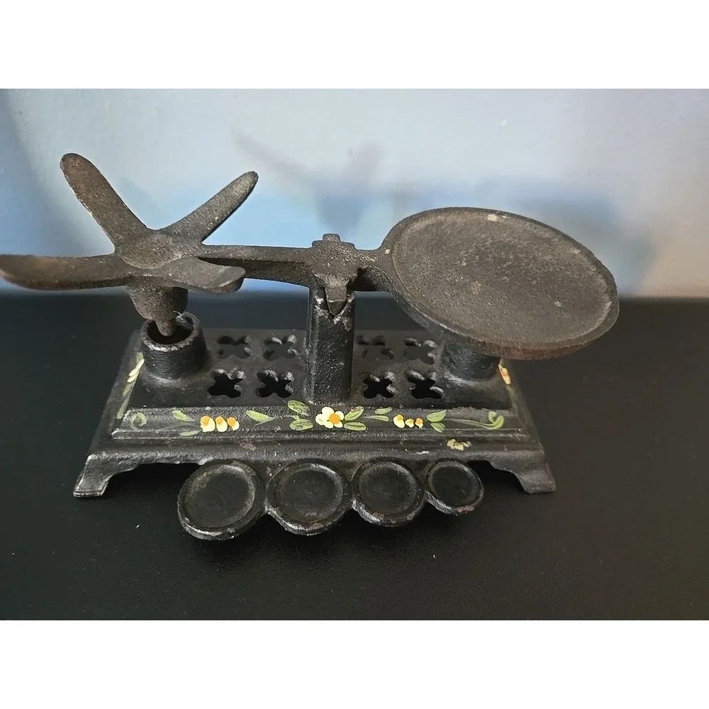 Vtg‎ Mini Cast Iron Balance Scale Weight Figure No Weights